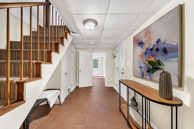 6 Brewster Rd, Wayland, MA 01778