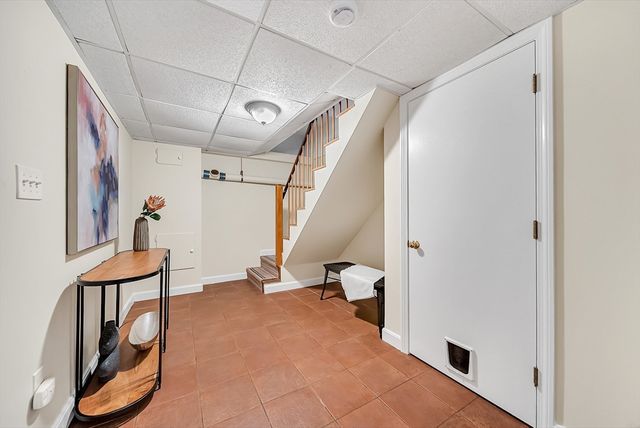 6 Brewster Rd, Wayland, MA 01778