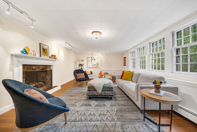 6 Brewster Rd, Wayland, MA 01778