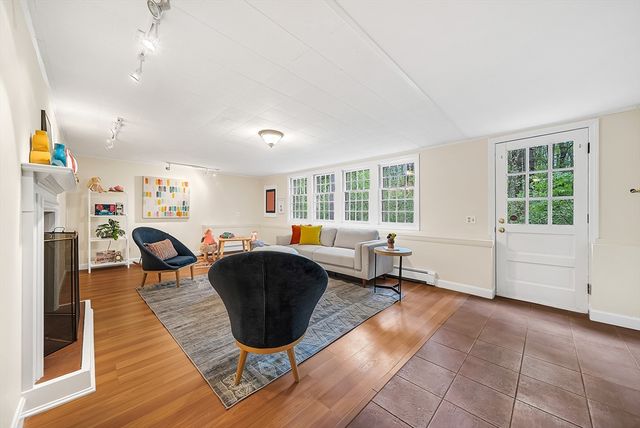 6 Brewster Rd, Wayland, MA 01778