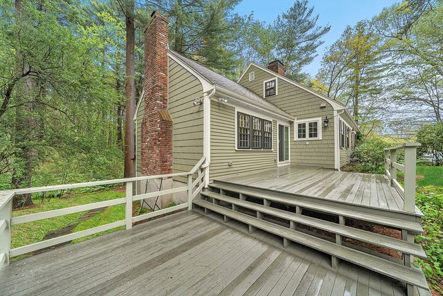 6 Brewster Rd, Wayland, MA 01778