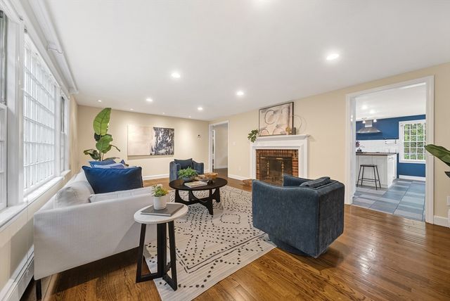 6 Brewster Rd, Wayland, MA 01778