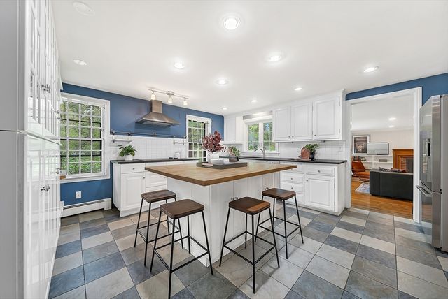6 Brewster Rd, Wayland, MA 01778