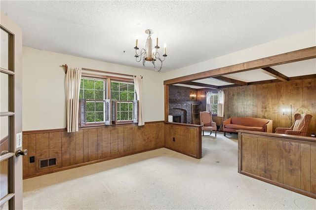 14818 E Covington Road, Independence, MO 64055