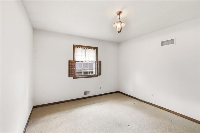 14818 E Covington Road, Independence, MO 64055