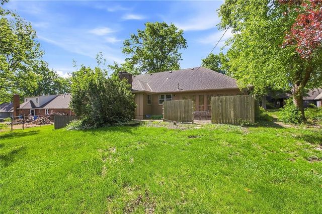 14818 E Covington Road, Independence, MO 64055