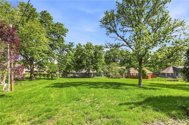14818 E Covington Road, Independence, MO 64055