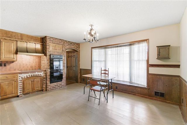 14818 E Covington Road, Independence, MO 64055