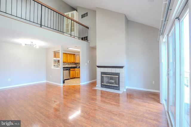 8304 TAMARRON DR, Plainsboro, NJ 08536