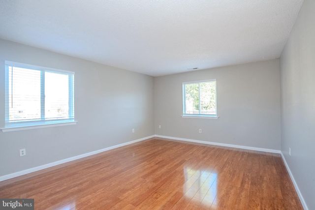 8304 TAMARRON DR, Plainsboro, NJ 08536