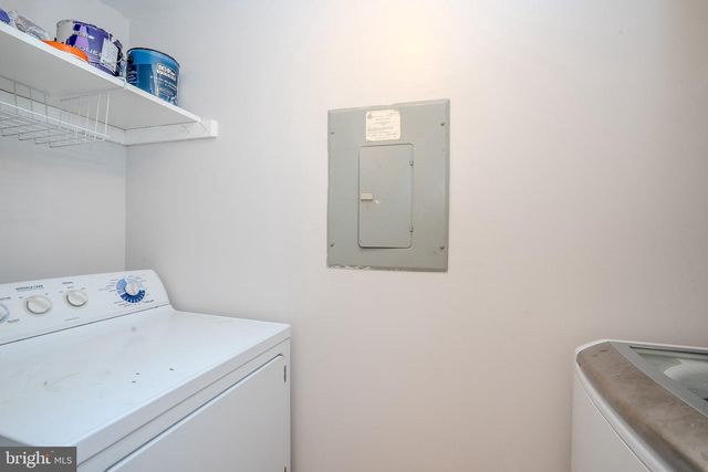 8304 TAMARRON DR, Plainsboro, NJ 08536