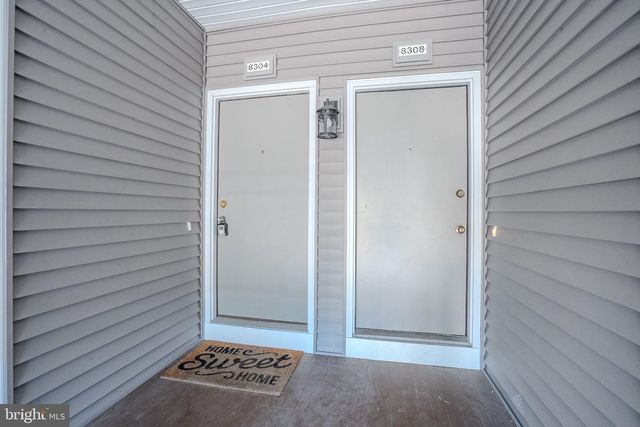 8304 TAMARRON DR, Plainsboro, NJ 08536