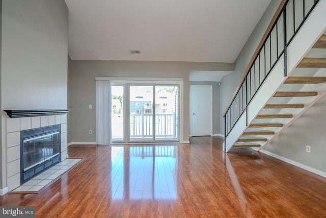 8304 TAMARRON DR, Plainsboro, NJ 08536