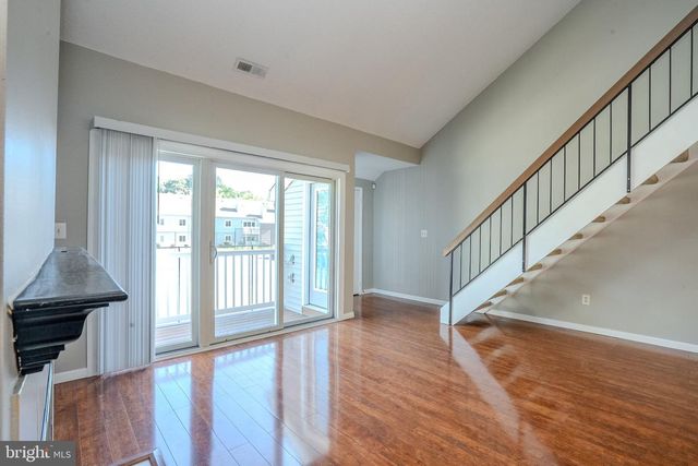 8304 TAMARRON DR, Plainsboro, NJ 08536