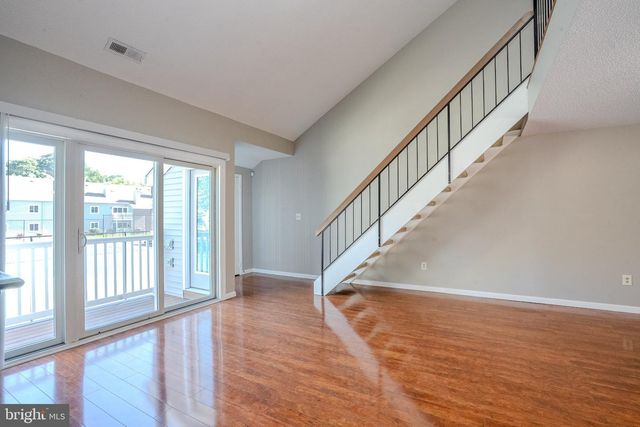 8304 TAMARRON DR, Plainsboro, NJ 08536