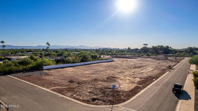 3627 E BETHANY HOME Road 2, Paradise Valley, AZ 85253