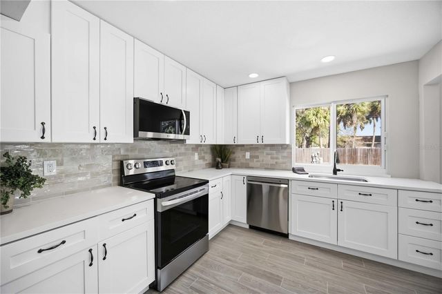 1302 EAGLE STREET, Port Charlotte, FL 33952