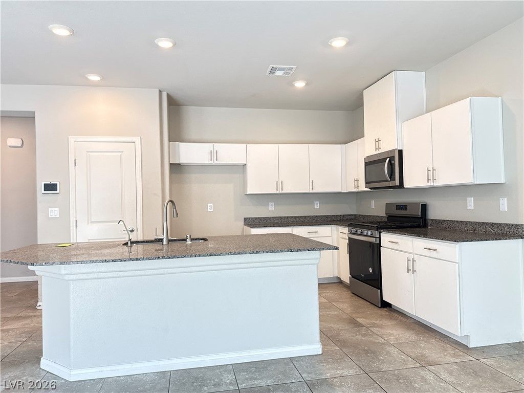 3807 Andorian Avenue, North Las Vegas, NV 89084 — photo 4
