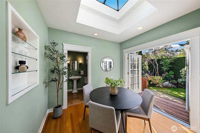 2320 Nob Hill Avenue N, Seattle, WA 98109
