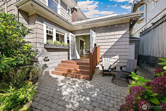 2320 Nob Hill Avenue N, Seattle, WA 98109