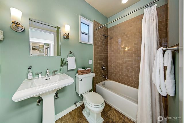 2320 Nob Hill Avenue N, Seattle, WA 98109