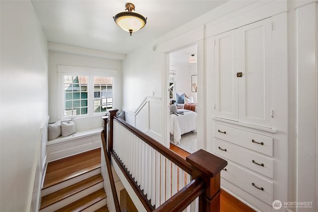 2320 Nob Hill Avenue N, Seattle, WA 98109