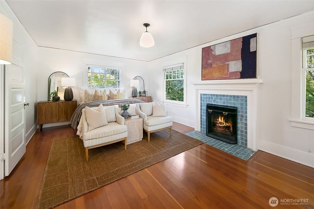 2320 Nob Hill Avenue N, Seattle, WA 98109