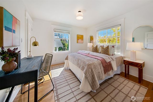 2320 Nob Hill Avenue N, Seattle, WA 98109