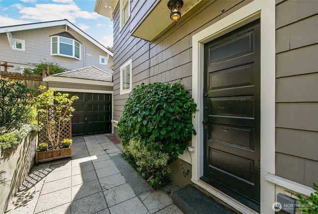 2320 Nob Hill Avenue N, Seattle, WA 98109