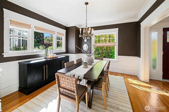 2320 Nob Hill Avenue N, Seattle, WA 98109