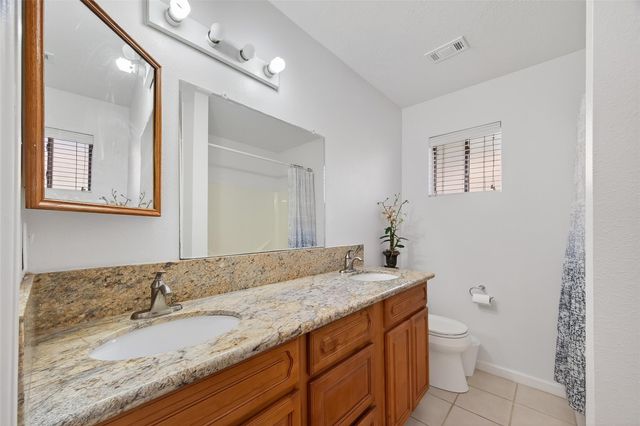 9927 Glenkirk Drive, Houston, TX 77089