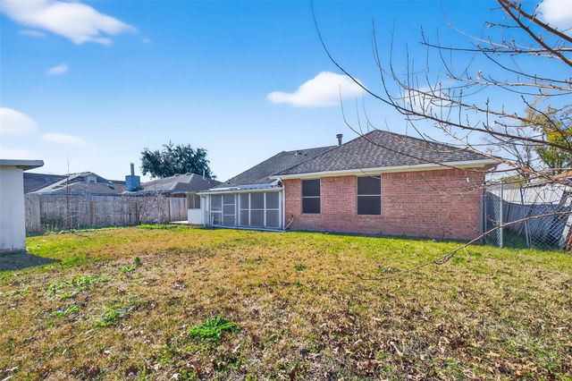 9927 Glenkirk Drive, Houston, TX 77089