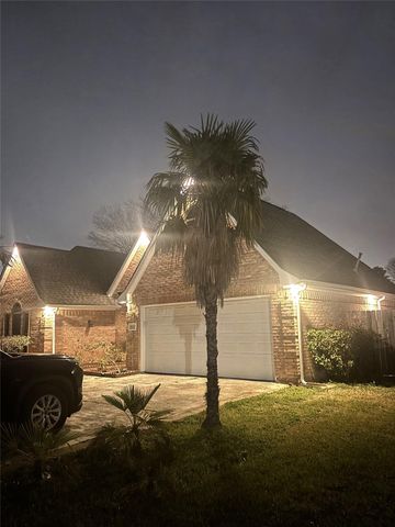 9927 Glenkirk Drive, Houston, TX 77089