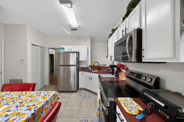 12328 SUMTER SQUARE Drive, Jacksonville, FL 32218
