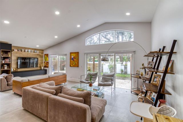 3464 SW 51st St, Hollywood, FL 33312