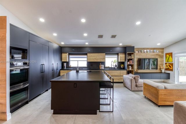 3464 SW 51st St, Hollywood, FL 33312