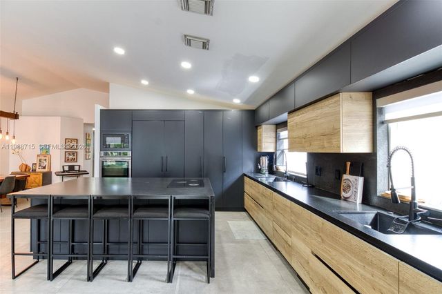 3464 SW 51st St, Hollywood, FL 33312