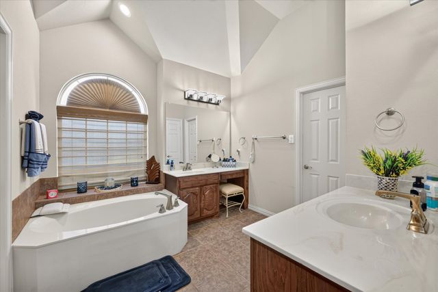 902 Nikki Drive, Cedar Hill, TX 75104
