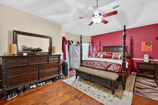 902 Nikki Drive, Cedar Hill, TX 75104