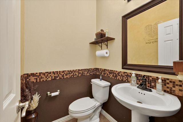 902 Nikki Drive, Cedar Hill, TX 75104