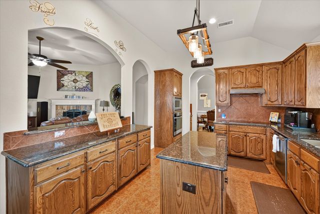 902 Nikki Drive, Cedar Hill, TX 75104
