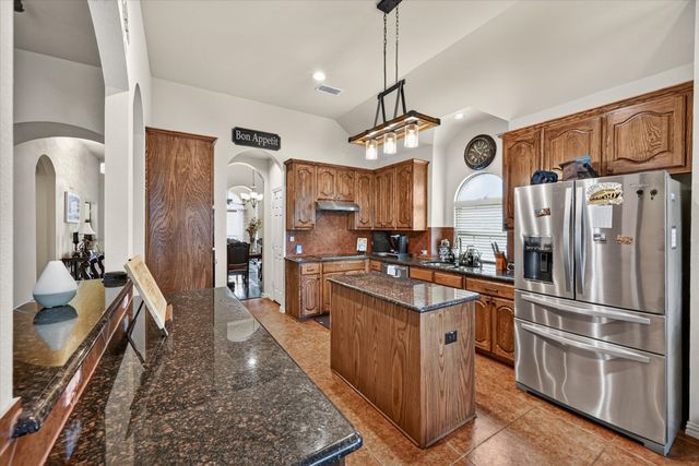 902 Nikki Drive, Cedar Hill, TX 75104