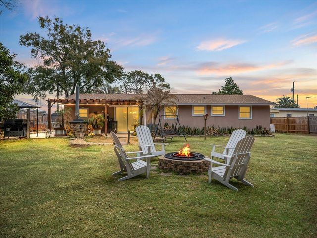 1424 S US 301, Sumterville, FL 33585