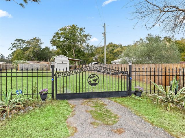 1424 S US 301, Sumterville, FL 33585