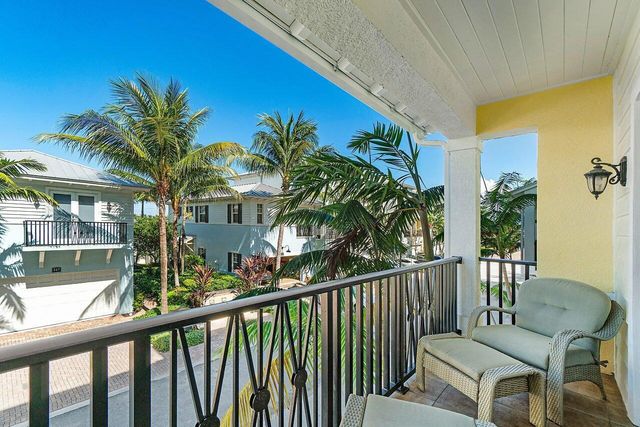 226 N Latitude Circle 207, Delray Beach, FL 33483