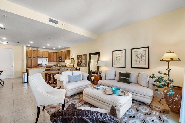 226 N Latitude Circle 207, Delray Beach, FL 33483