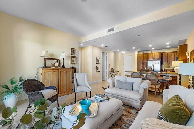 226 N Latitude Circle 207, Delray Beach, FL 33483