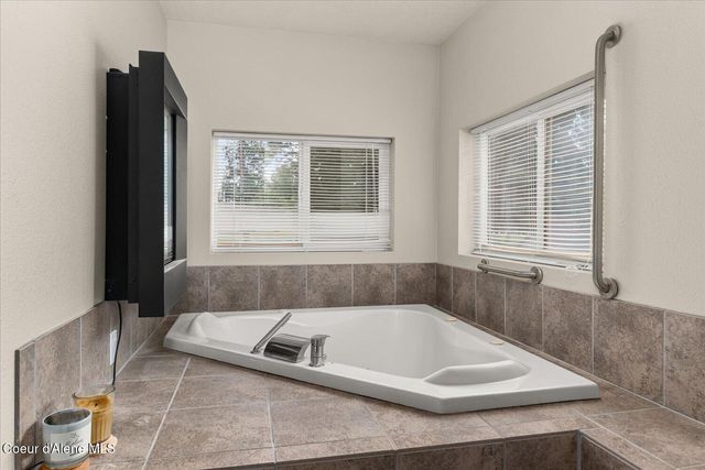 117 Old Forest RD, Spirit Lake, ID 83869