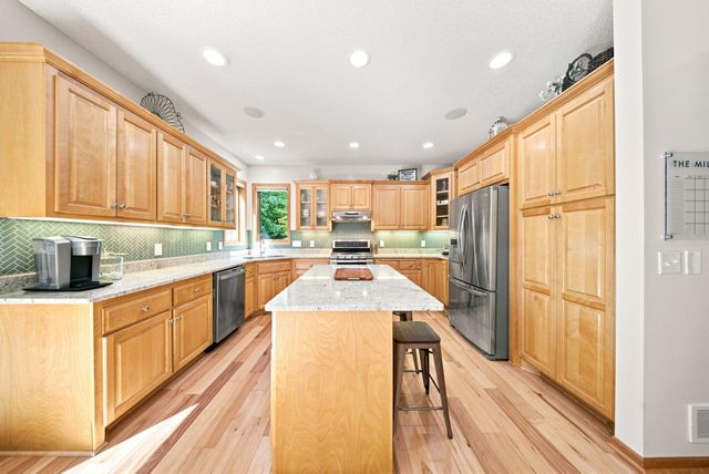 605 Knollwood Drive, Hudson, WI 54016