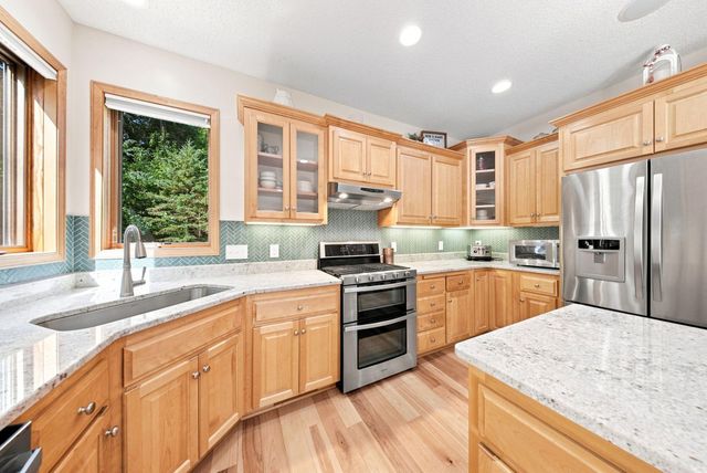 605 Knollwood Drive, Hudson, WI 54016